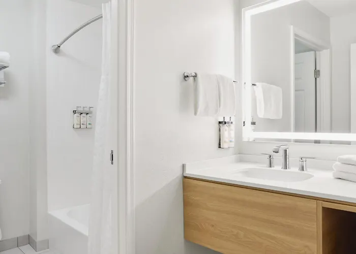 Staybridge Downtown By Ihg Hotel